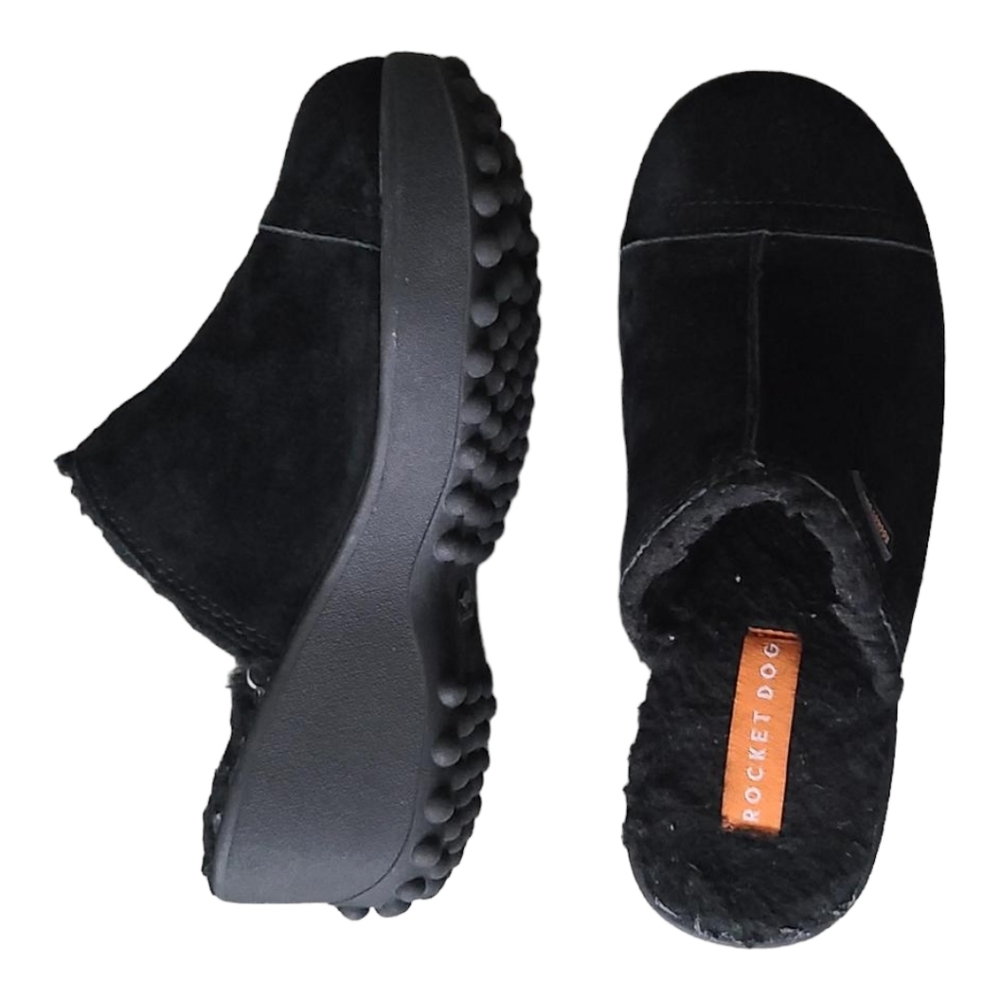 Rocket dog slide on platforms